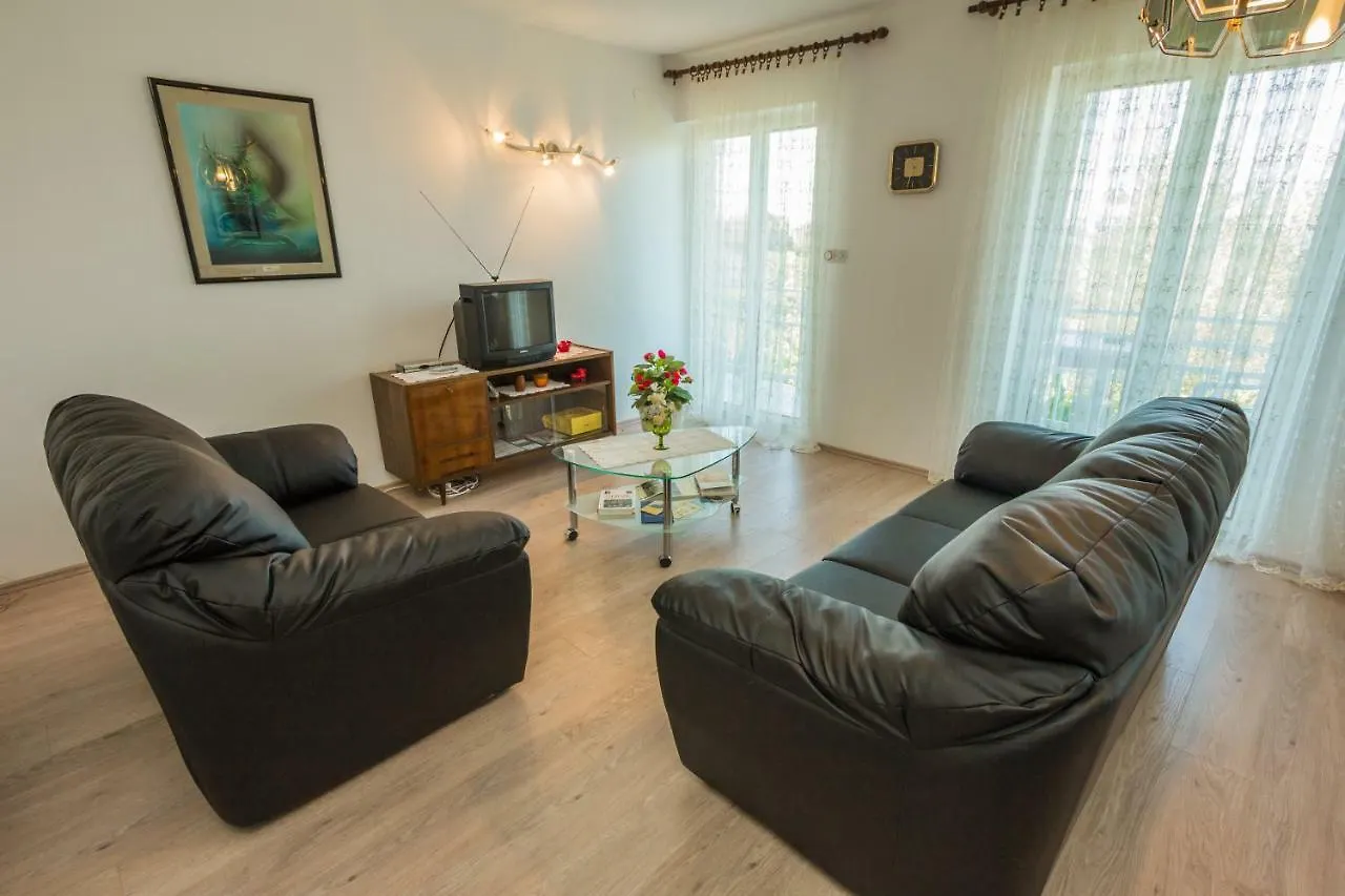 Mimmi Apartment Smrika